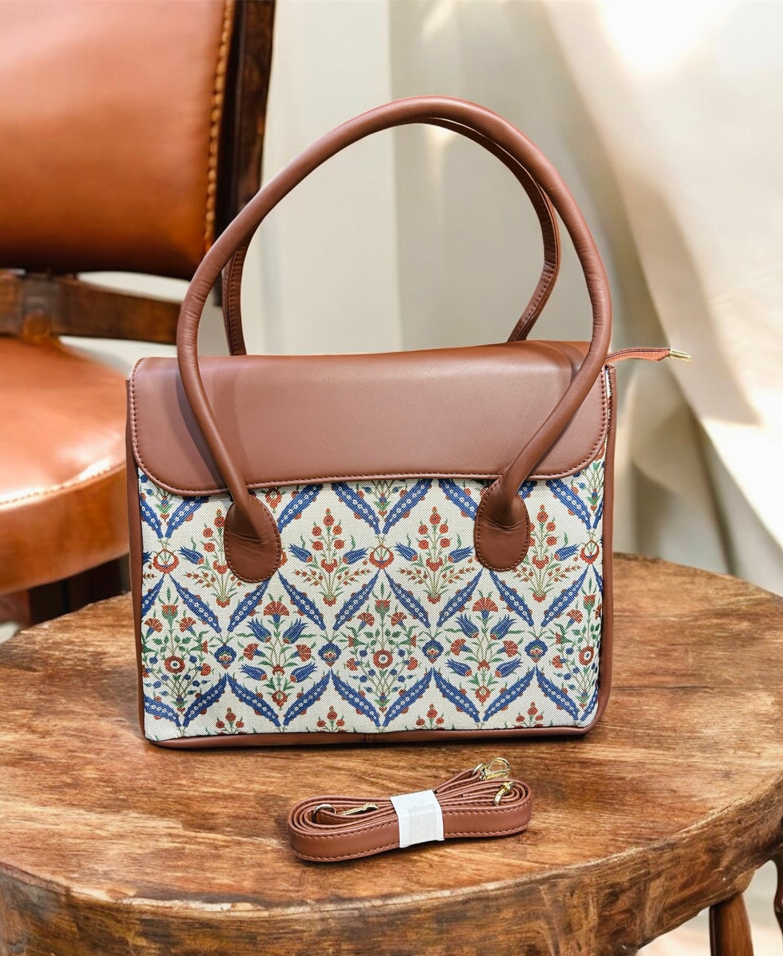 Flap tote 03 Flap Tote - Image 1