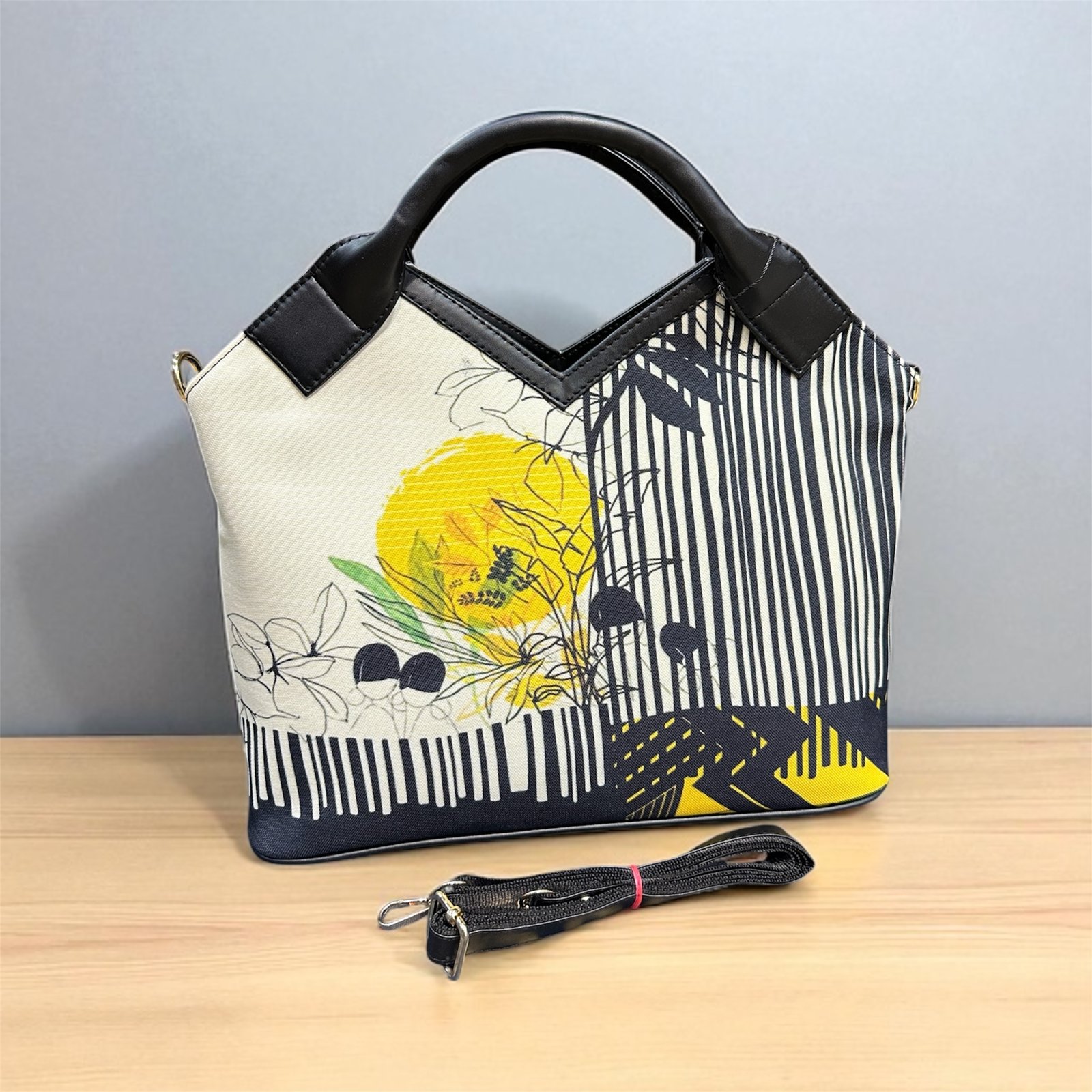 M cut satchel 02 M cut satchel - Image 1